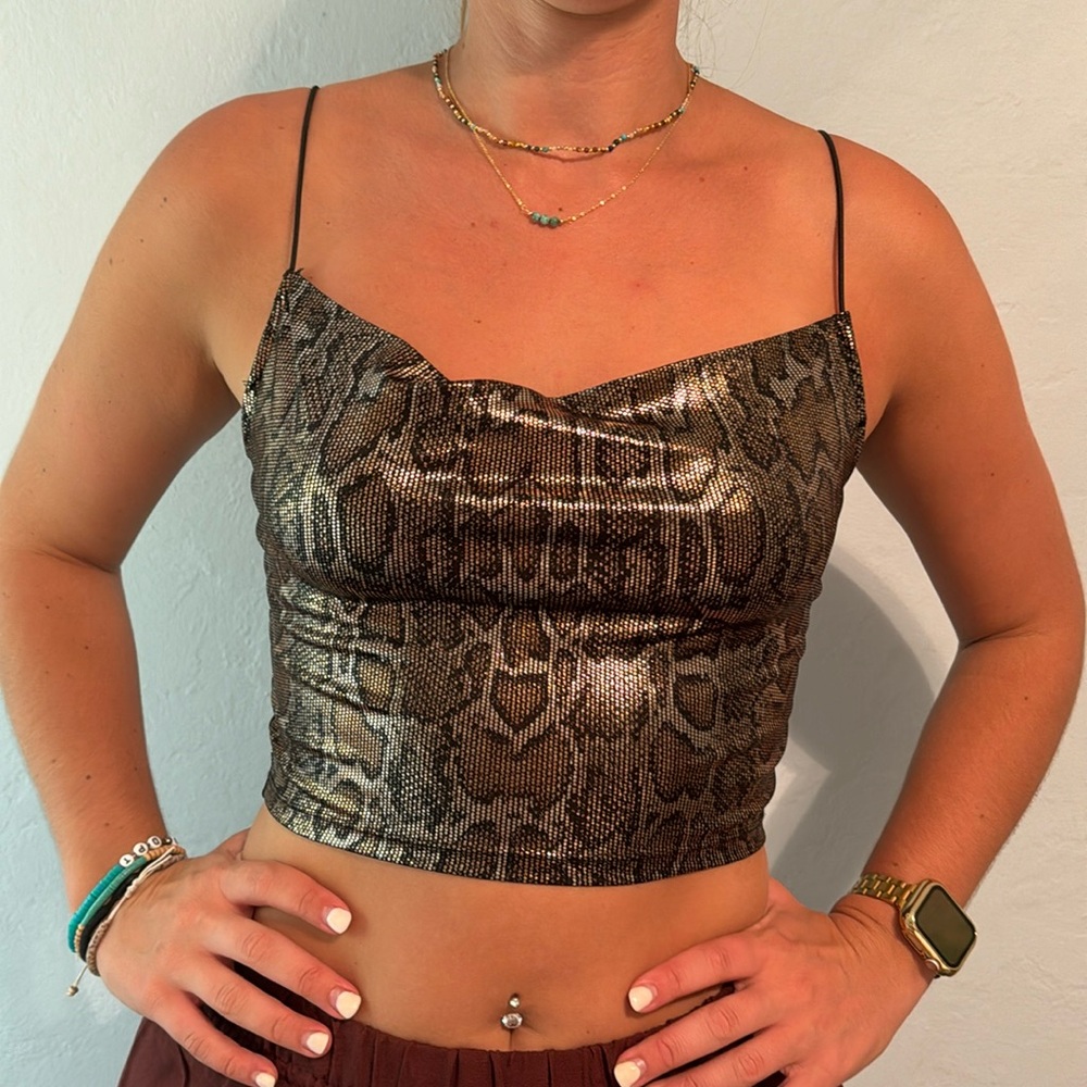 Shiny gold cheetah print stretchy tank top